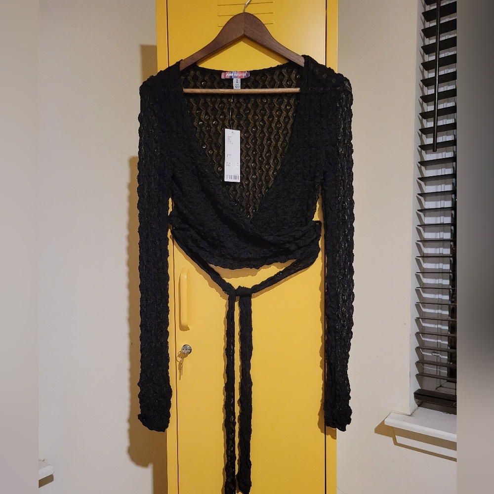 Black wrap front long sleeve crop top - Picture 2 of 3